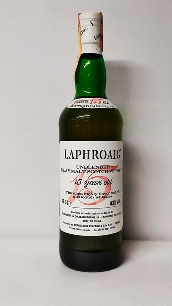 Laphroaig 15 Years Old, Unblended Malt Whisky  - Asta Wine & Spirits Flower Spring - Associazione Nazionale - Case d'Asta italiane