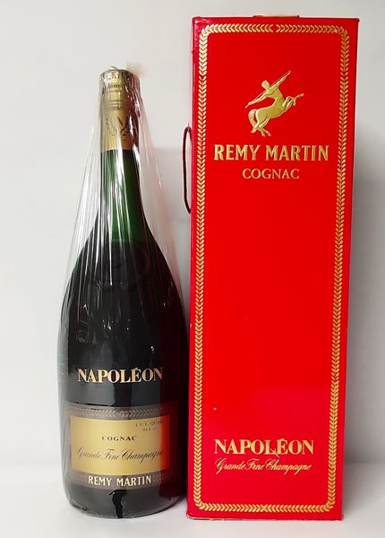 Remy Martin, Cognac Napoleon Grande Fine Champagne  - Asta Wine & Spirits Flower Spring - Associazione Nazionale - Case d'Asta italiane