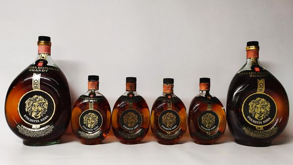 Vecchia Romagna Etichetta Nera, Brandy  - Asta Wine & Spirits Flower Spring - Associazione Nazionale - Case d'Asta italiane