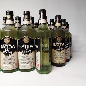 Buton Mangaroca Batida de Limao, Liquore  - Asta Wine & Spirits Flower Spring - Associazione Nazionale - Case d'Asta italiane