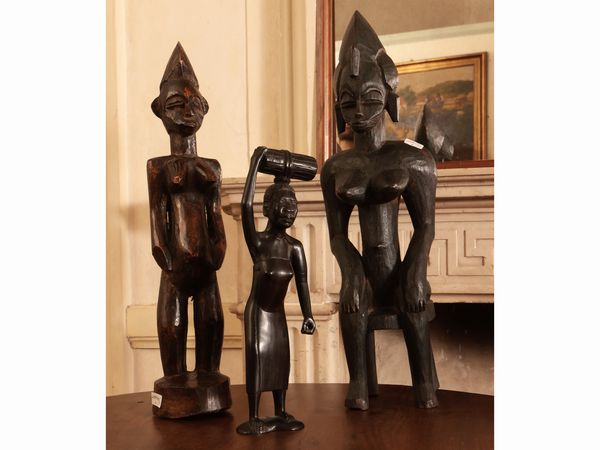 Tre sculture tribali africane  - Asta Una casa a Verona - Associazione Nazionale - Case d'Asta italiane