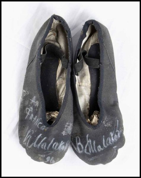 Malakov, Vladimir (Kryvyi Rih / Krivoj Rog, 1968) : Malakov, Vladimir - Scarpe da danza autografate  - Asta Memorabilia storici e cinematografici - Associazione Nazionale - Case d'Asta italiane