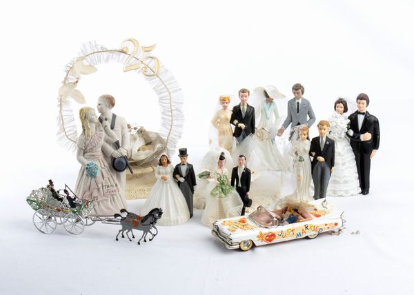 Collezione figurine, personaggi per matrimonio, comunione  - Asta Memorabilia storici e cinematografici - Associazione Nazionale - Case d'Asta italiane