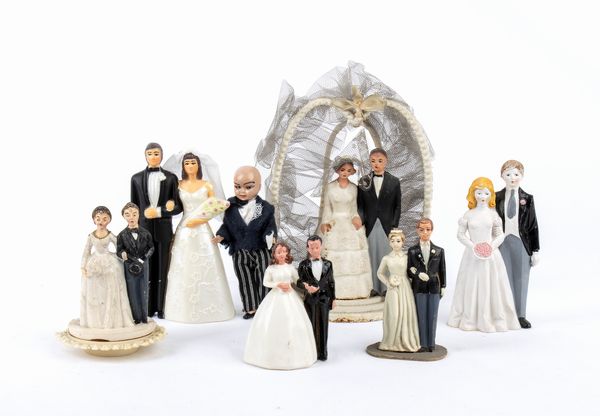 Collezione figurine, personaggi per matrimonio, comunione  - Asta Memorabilia storici e cinematografici - Associazione Nazionale - Case d'Asta italiane