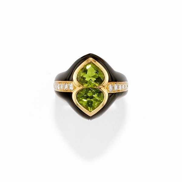 Anello con peridoti  - Asta Gioielli - Associazione Nazionale - Case d'Asta italiane