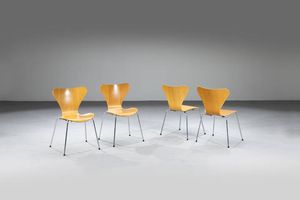 ARNE JACOBSEN - Quattro sedie mod. Ant