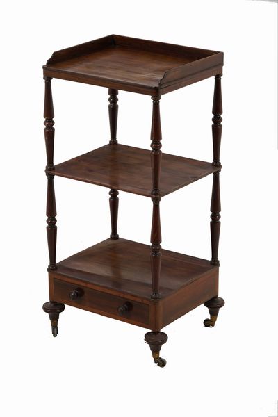 Etagere a 3 ripiani  - Asta Antiquariato - Associazione Nazionale - Case d'Asta italiane