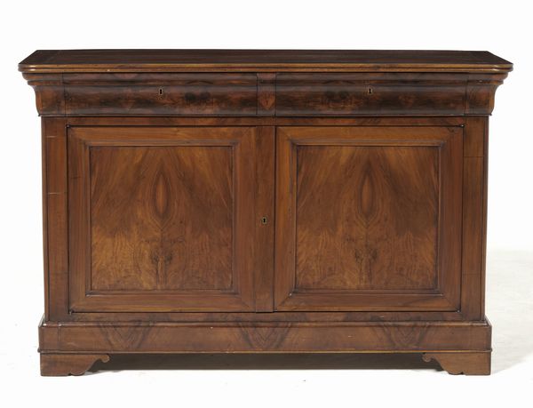 Credenza lastronata in mogano a due ante. XIX secolo  - Asta Antiquariato - Associazione Nazionale - Case d'Asta italiane