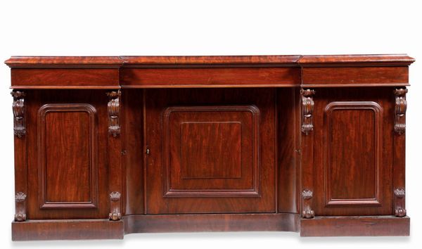 Credenza a tre ante, Inghilterra XIX secolo  - Asta Antiquariato - Associazione Nazionale - Case d'Asta italiane