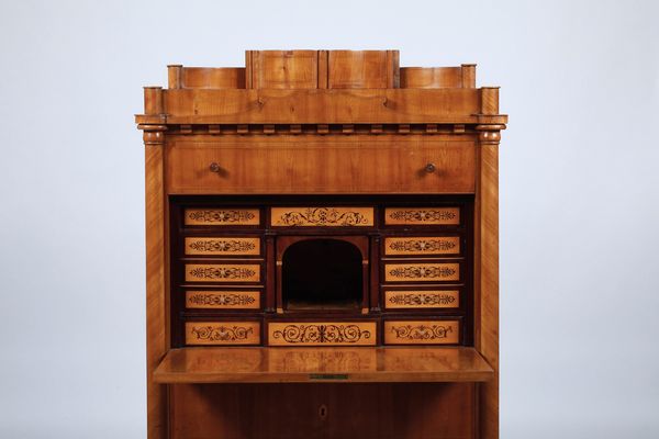 Secretaire in acero intarsiato. XIX secolo  - Asta Antiquariato - Associazione Nazionale - Case d'Asta italiane