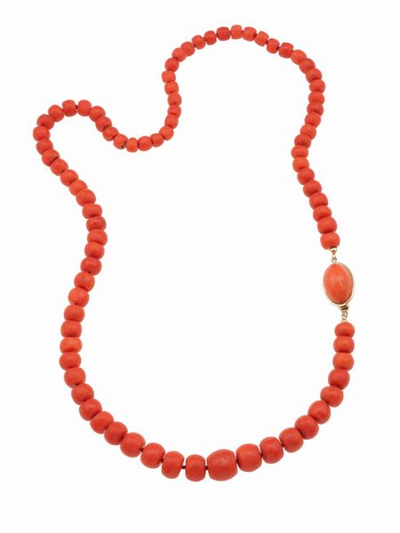 Collana con barilotti di corallo scalari  - Asta Fine Jewels - Associazione Nazionale - Case d'Asta italiane