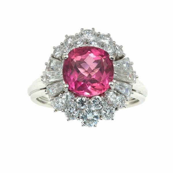 Anello con tormalina rosa e diamanti  - Asta Fine Jewels - Associazione Nazionale - Case d'Asta italiane