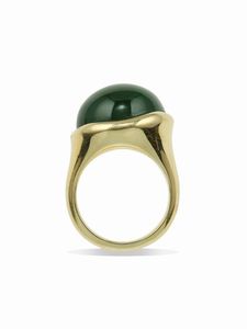 Tiffany & Co. by Elsa Peretti. Anello Cabochon con giada verde  - Asta Fine Jewels - Associazione Nazionale - Case d'Asta italiane