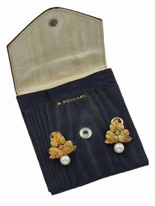 Orecchini a soggetto floreale con perle coltivate  - Asta Fine Jewels - Associazione Nazionale - Case d'Asta italiane