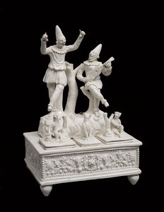 Napoli, Giustiniani 1830 ca - Importante calamaio raffigurante Concertino di due pulcinella e scimmie