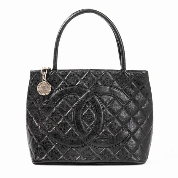 CHANEL BORSA A MANO TIMELESS MEDALLION  - Asta Vintage: borse e accessori di hermes, louis vuitton e altre grandi maison - Associazione Nazionale - Case d'Asta italiane