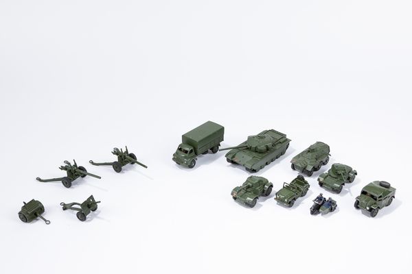 Dinky Supertoys : Dodici mezzi militari  - Asta Giocattoli d'Epoca - Associazione Nazionale - Case d'Asta italiane