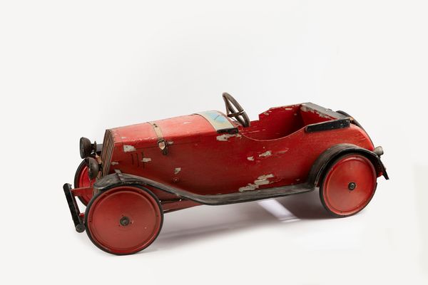 Auto a pedali in legno  - Asta Giocattoli d'Epoca - Associazione Nazionale - Case d'Asta italiane