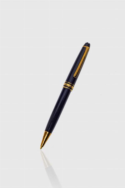 MONTBLANC : Penna a sfera Montblanc  modello meisterstuck. Cappuccio con logo della maison e corpo in resina nera. Corredata di scatola  - Asta Gioielli  - Associazione Nazionale - Case d'Asta italiane