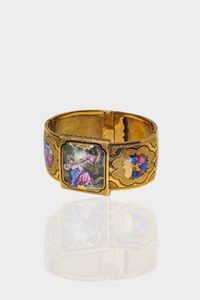 BRACCIALE - Peso gr 33 3 rigido  in oro giallo  con placche in smalto policromo (difetti e mancanze)  anni '40.