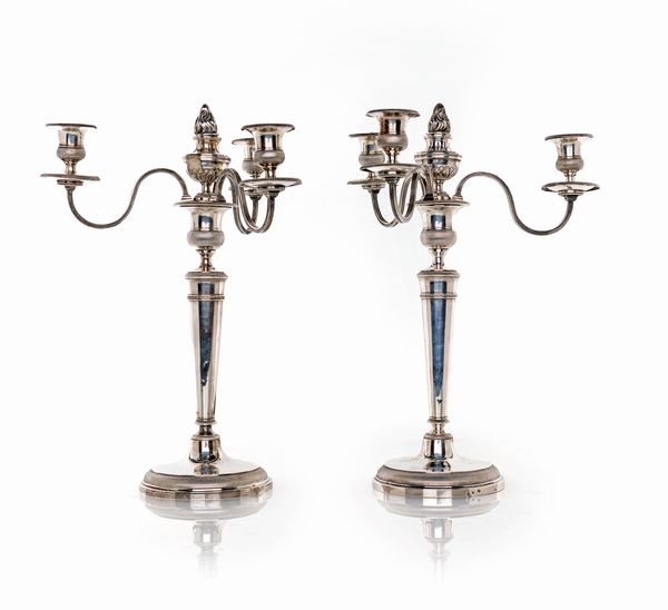 Coppia di candelabri in argento a quattro luci, Torino, XIX secolo  - Asta Argenti Antichi e da Collezione - Associazione Nazionale - Case d'Asta italiane