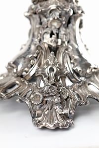 Grande candelabro in argento sterling a sette luci, Londra 1837, argentiere Robert Garrard  - Asta Argenti Antichi e da Collezione - Associazione Nazionale - Case d'Asta italiane