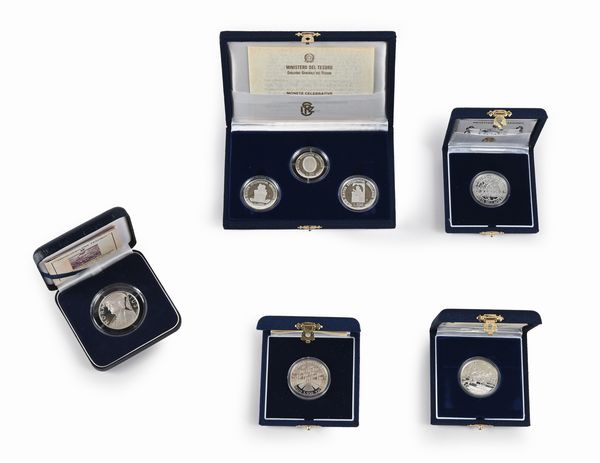 Lotto composto da 4 pezzi da 500 Lire Proof 1985, 1987, 1990, 1993 + 1 Trittico Proof 1988 (500, 200 e 100 Lire) Repubblica Italiana  - Asta Numismatica - Associazione Nazionale - Case d'Asta italiane