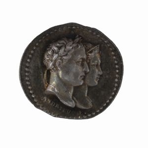 BERTRAND ANDRIEU : Regno di Francia - Napoleone I imperatore dei francesi e re d'Italia - Medaglia in argento per il matrimonio con Maria Luigia d'Austria D/ Teste accollate di Napoleone e Maria Luigia ANDRIEU F. R/ I due sovrani si stringono la mano accanto ad un'ara accesa NAPOLEON EMP ET ROI M LOUISE D'AUTRICHE 1810  - Asta Numismatica - Associazione Nazionale - Case d'Asta italiane