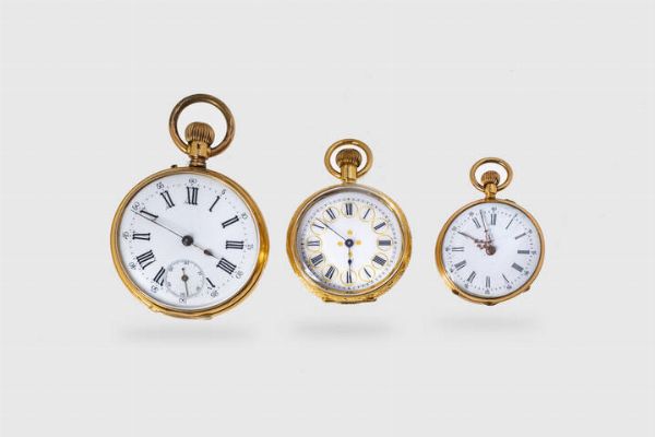 LOTTO DI TRE OROLOGI : Lotto di tre orologi da tasca in oro risalenti alla fine dell''800  - Asta Orologi  - Associazione Nazionale - Case d'Asta italiane