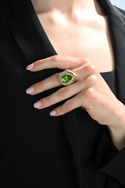 Anello in oro, peridoto e brillanti  - Asta Importanti Gioielli e Orologi da polso e da tasca - Associazione Nazionale - Case d'Asta italiane