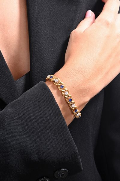 Bracciale in oro, diamanti e zaffiri  - Asta Importanti Gioielli e Orologi da polso e da tasca - Associazione Nazionale - Case d'Asta italiane