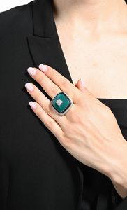 Anello da cocktail in oro, brillanti, onice e agata.  - Asta Importanti Gioielli e Orologi da polso e da tasca - Associazione Nazionale - Case d'Asta italiane