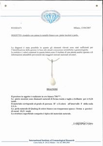 Pendente in oro, brillanti e perla Quahog  - Asta Importanti Gioielli e Orologi da polso e da tasca - Associazione Nazionale - Case d'Asta italiane