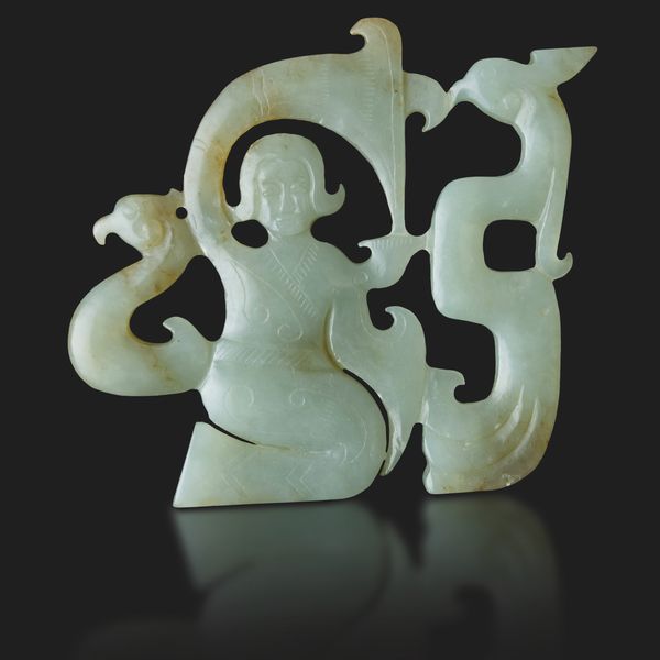 Placca scolpita in giada Celadon e russet con figura femminile a traforo, Cina, Dinastia Qing, XIX secolo  - Asta Fine Asian Works of Art - Associazione Nazionale - Case d'Asta italiane