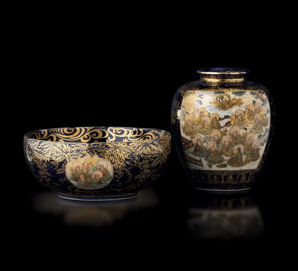 Lotto composto da un vaso e una ciotola in porcellana Satsuma con figure di saggi su fondo blu, marcati, Giappone, Kinkozan XIX secolo  - Asta Fine Asian Works of Art - Associazione Nazionale - Case d'Asta italiane