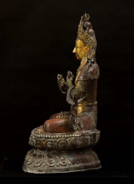 Importante figura di Vajrdara seduta su doppio fior di loto in rame repoussé e bronzo parzialmente dorato, Tibet, XV secolo  - Asta Fine Asian Works of Art - Associazione Nazionale - Case d'Asta italiane