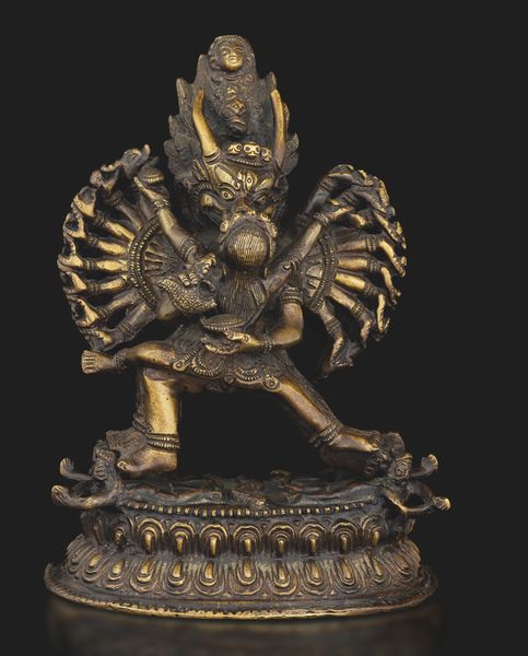 Figura di Yamantaka Vajra in bronzo su doppio fiore di loto, Tibet, XVIII - XIX secolo  - Asta Fine Asian Works of Art - Associazione Nazionale - Case d'Asta italiane