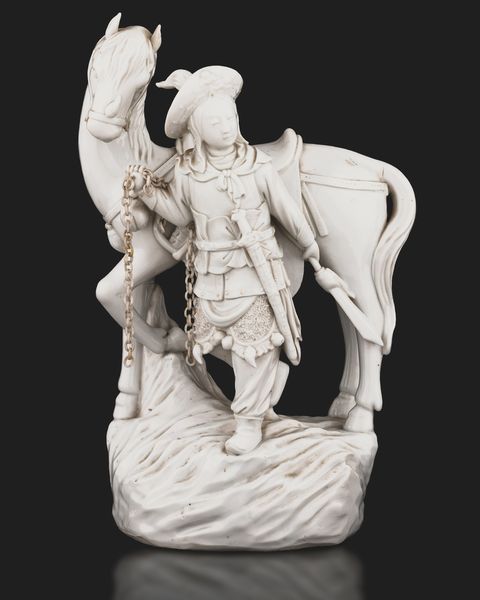 Gruppo in porcellana Blanc de Chine raffigurante uomo e cavallo con catena, Cina, Dinastia Qing, epoca Daoguang, fine XIX secolo  - Asta Fine Asian Works of Art - Associazione Nazionale - Case d'Asta italiane