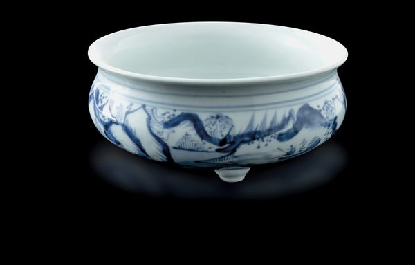 Censer tripode in porcellana bianca e blu a decoro paesaggistico, Cina, Dinastia Qing, epoca Qianlong (1736-1796)  - Asta Fine Asian Works of Art - Associazione Nazionale - Case d'Asta italiane