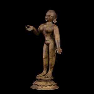 Figura di Sita in bronzo, India, XVIII secolo  - Asta Fine Asian Works of Art - Associazione Nazionale - Case d'Asta italiane