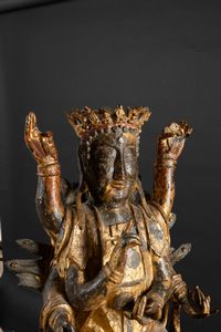 Grande e importante figura di Mahamayuri, dodicesimo anno del periodo di Kangxi in bronzo dorato con iscrizioni postume, Cina, Dinastia Qing, epoca Kangxi (1662-1722)<BR>  - Asta Fine Asian Works of Art - Associazione Nazionale - Case d'Asta italiane