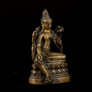 Figura di Padmapani seduta su doppio fior di loto in bronzo con tracce di doratura, Nepal, XVI secolo  - Asta Fine Asian Works of Art - Associazione Nazionale - Case d'Asta italiane