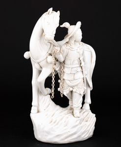 Gruppo in porcellana Blanc de Chine raffigurante uomo e cavallo con catena, Cina, Dinastia Qing, epoca Daoguang, fine XIX secolo  - Asta Fine Asian Works of Art - Associazione Nazionale - Case d'Asta italiane