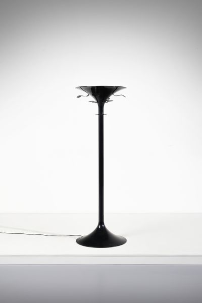 GRUPPO B.B.P.R. (BELGIOIOSO, PERESSUTI & ROGERS) : Lampada piantana appendiabiti mod. 4706 per Kartell, Milano  - Asta Asta 458 | DESIGN E ARTI DECORATIVE DEL NOVECENTO Online - Associazione Nazionale - Case d'Asta italiane