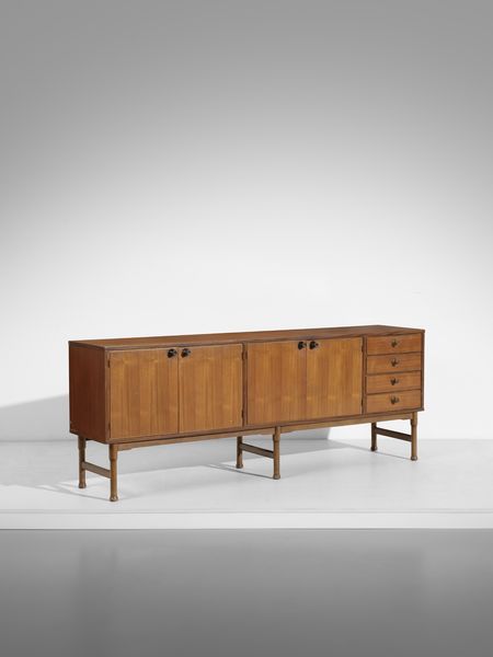 MANIFATTURA ITALIANA : Credenza a quattro ante e quattro cassetti  - Asta Asta 458 | DESIGN E ARTI DECORATIVE DEL NOVECENTO Online - Associazione Nazionale - Case d'Asta italiane