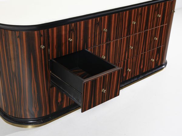 FRIGERIO LUCIANO (1928 - 1999) : Credenza demilune a cassetti e stipi per Frigerio di Desio  - Asta Asta 458 | DESIGN E ARTI DECORATIVE DEL NOVECENTO Online - Associazione Nazionale - Case d'Asta italiane