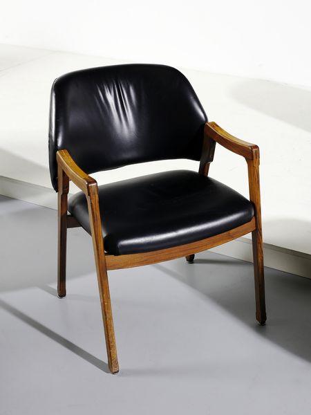 PARISI ICO (1916 - 1996) : Sette sedie con braccioli mod. 814 per Cassina, Meda  - Asta Asta 458 | DESIGN E ARTI DECORATIVE DEL NOVECENTO Online - Associazione Nazionale - Case d'Asta italiane