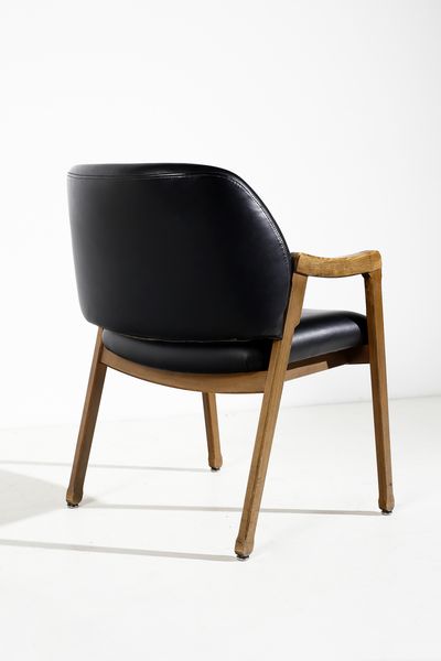 PARISI ICO (1916 - 1996) : Sette sedie con braccioli mod. 814 per Cassina, Meda  - Asta Asta 458 | DESIGN E ARTI DECORATIVE DEL NOVECENTO Online - Associazione Nazionale - Case d'Asta italiane