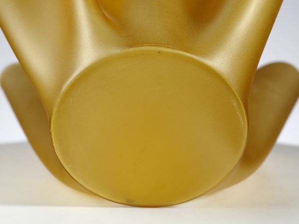 CHIESA PIETRO (1892 - 1948) : Vaso Cartoccio mod. 2029 per Fontana Arte, Milano  - Asta Asta 458 | DESIGN E ARTI DECORATIVE DEL NOVECENTO Online - Associazione Nazionale - Case d'Asta italiane