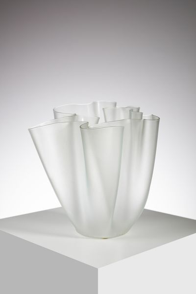 CHIESA PIETRO (1892 - 1948) : Vaso Cartoccio mod. 2029 per Fontana Arte, Milano  - Asta Asta 458 | DESIGN E ARTI DECORATIVE DEL NOVECENTO Online - Associazione Nazionale - Case d'Asta italiane